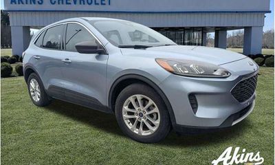 2022 Ford Escape SE
