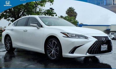 2025 Lexus ES 300H Premium
