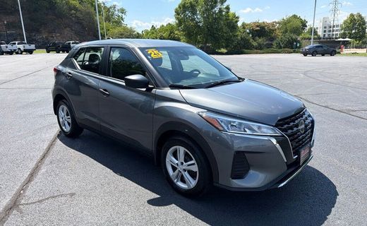 2025 Nissan Kicks Play S