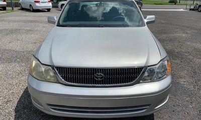 2002 Toyota Avalon XL 4 Door