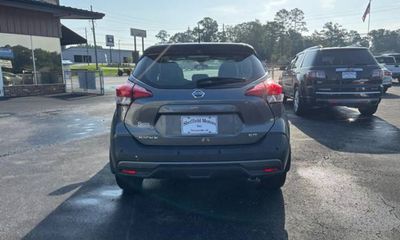 2020 Nissan Kicks SR