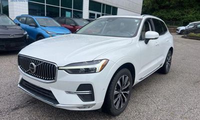 2023 Volvo XC60 Plus Bright