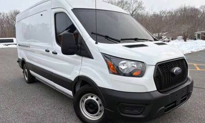 2024 Ford Transit Medium Roof