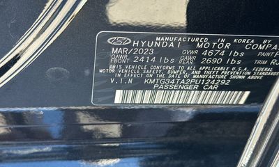 2023 Genesis G70