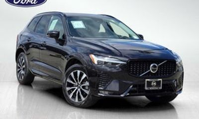 2025 Volvo XC60 Plus Dark