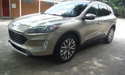 2020 Ford Escape Titanium