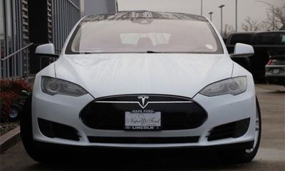 2015 Tesla Model S 70