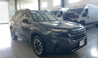 2025 Subaru Forester Base Plus