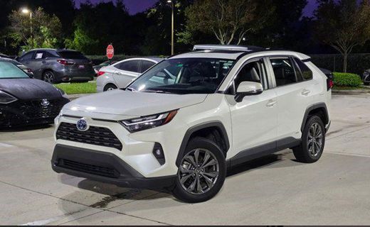 2022 Toyota RAV4 XLE Premium