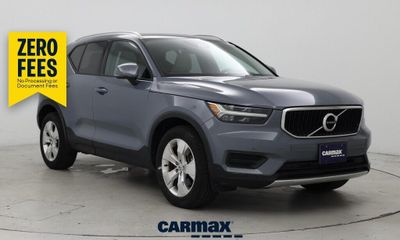 2020 Volvo XC40 Momentum