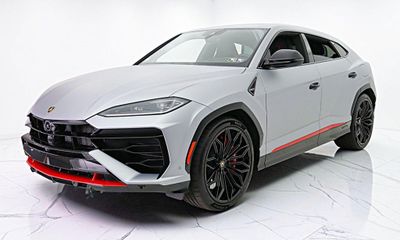 2025 Lamborghini Urus SE