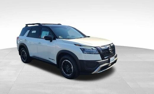 2023 Nissan Pathfinder SV