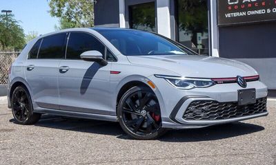 2023 Volkswagen Golf GTI SE