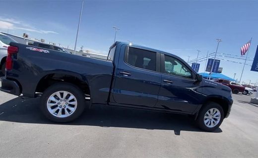 2022 Chevrolet Silverado Custom