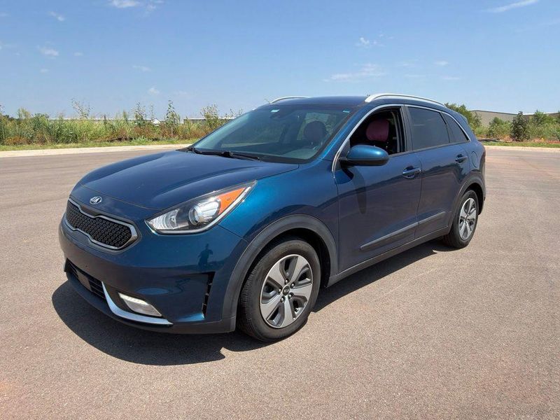 2019 Kia Niro — a typically priced live listing
