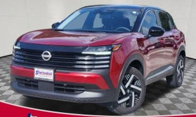 2025 Nissan Kicks MPV SV