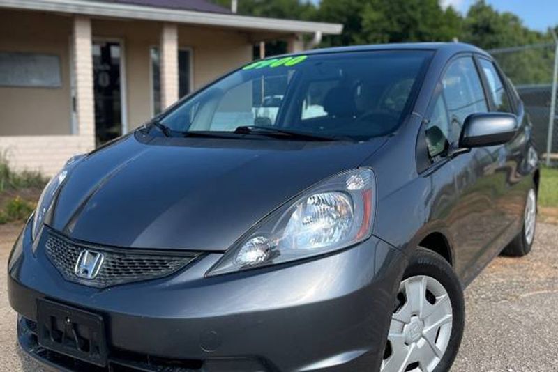 2013 Honda FIT — a typically priced live listing