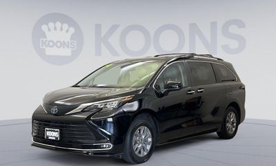 2024 Toyota Sienna XLE