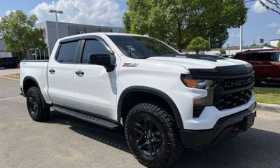 2023 Chevrolet Silverado Trail Boss Custom