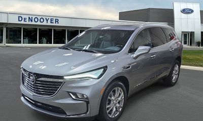 2023 Buick Enclave Essence