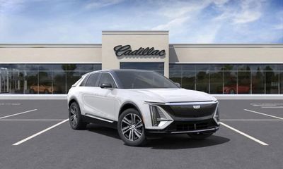 2025 Cadillac Lyriq Luxury 1