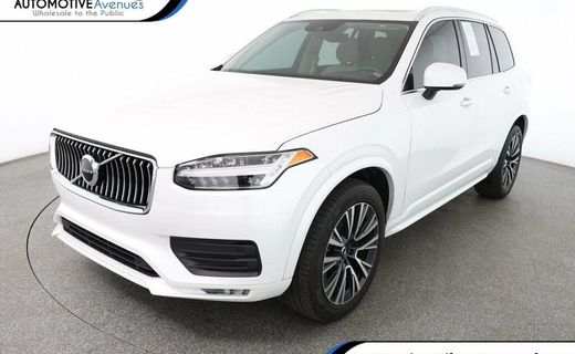 2022 Volvo XC90 Momentum