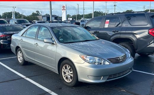 2005 Toyota Camry LE