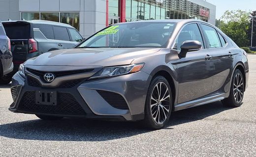 2020 Toyota Camry SE
