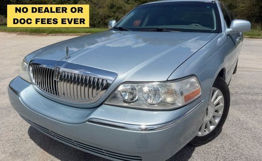 2005 Lincoln Town CAR Signature