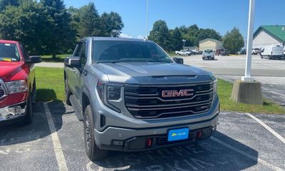 2024 GMC Sierra AT4