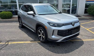 2025 Volkswagen Tiguan 4Motion SE