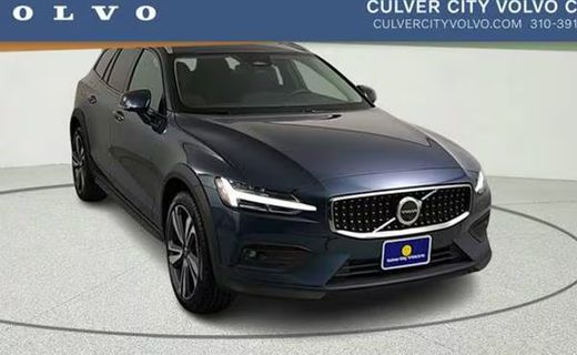 2026 Volvo V60CC Plus