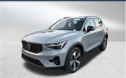 2026 Volvo XC40 Plus Dark
