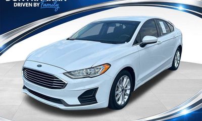 2020 Ford Fusion SE