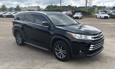 2018 Toyota Highlander SE XLE