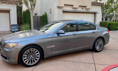 2011 BMW 750I