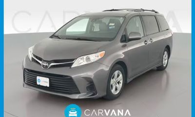 2019 Toyota Sienna LE