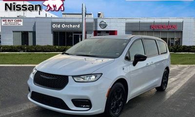 2024 Chrysler Pacifica Select