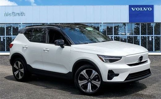 2023 Volvo XC40 Plus Dark