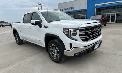 2026 GMC Sierra SLT