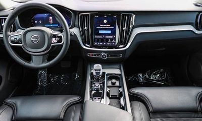2025 Volvo V60CC Ultra