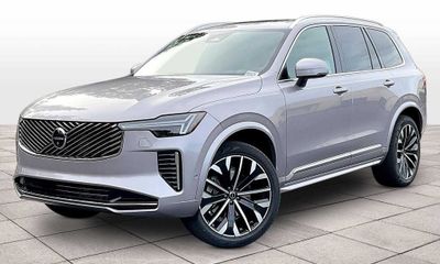 2026 Volvo XC90 Plus Bright