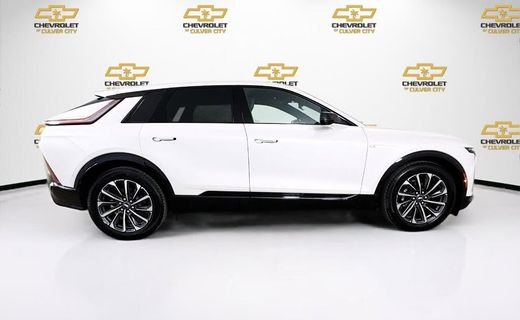 2025 Cadillac Lyriq Sport 1