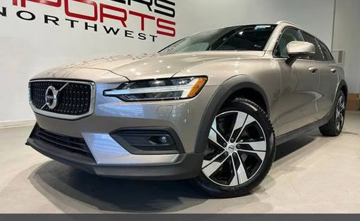 2020 Volvo V60CC Momentum