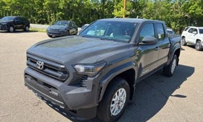 2026 Toyota Tacoma SR Xtracab
