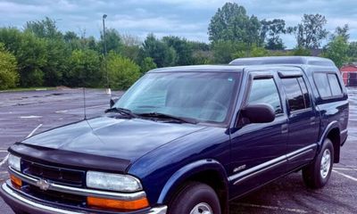 2001 Chevrolet S-10 Pickup S10
