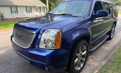 2010 GMC Yukon XL Denali
