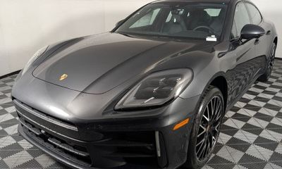 2026 Porsche Panamera 4
