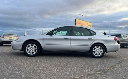 2006 Ford Taurus SE
