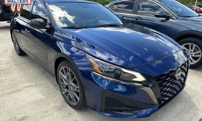 2023 Nissan Altima SR
